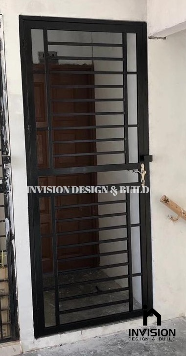 GRILLE DOOR 5